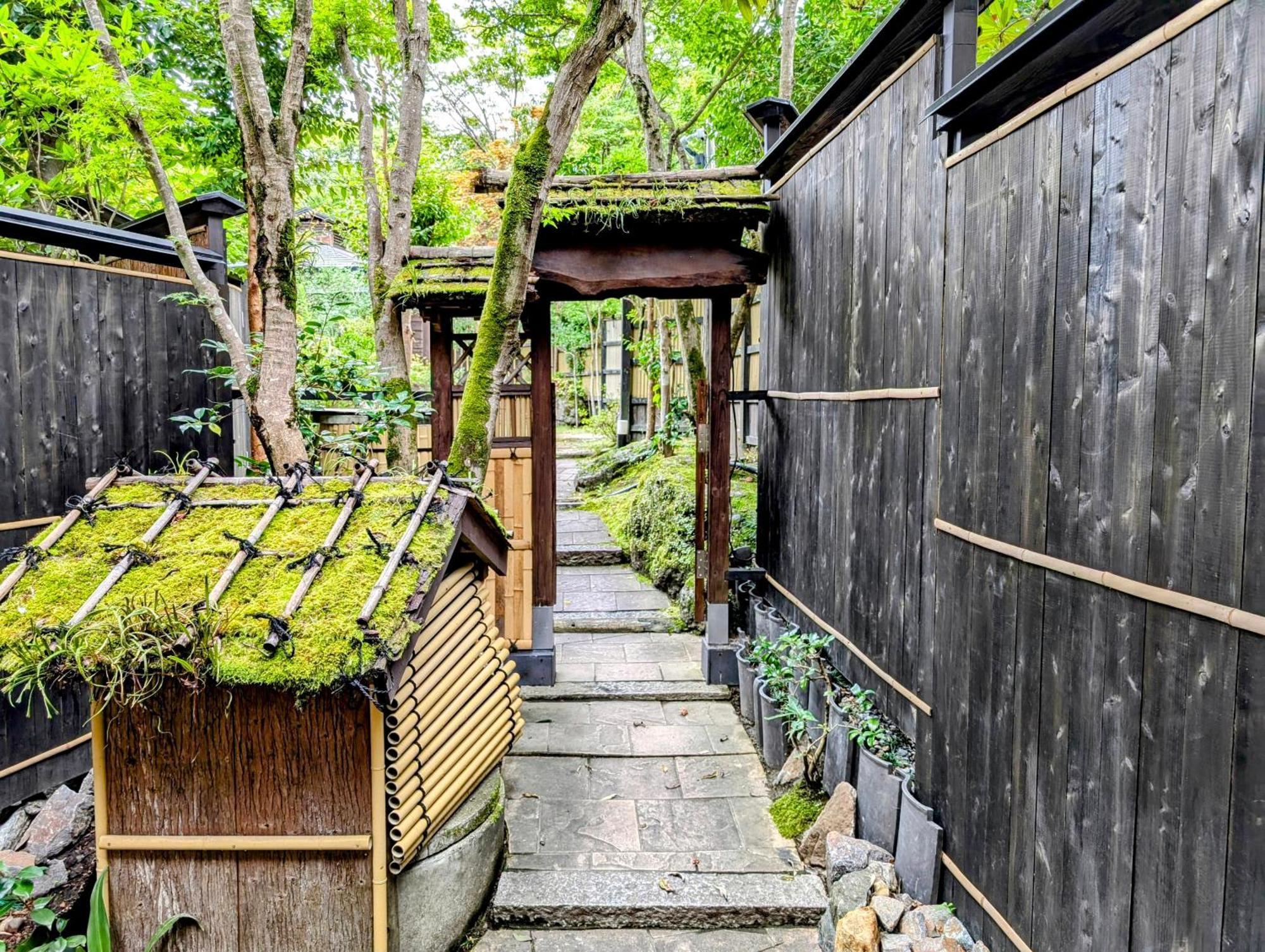 Отель Ryoso Yufuin Yamadaya Экстерьер фото