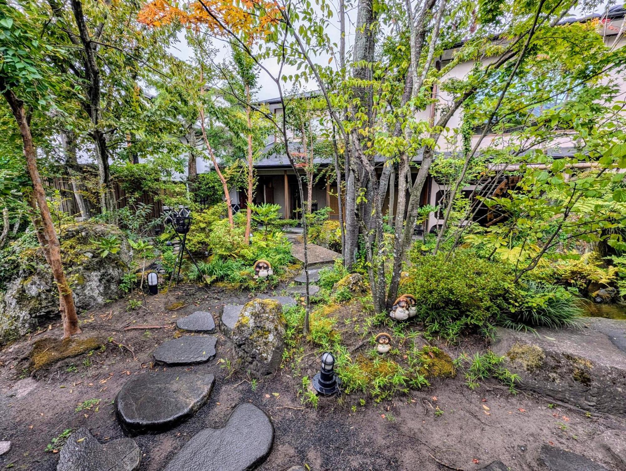 Отель Ryoso Yufuin Yamadaya Экстерьер фото