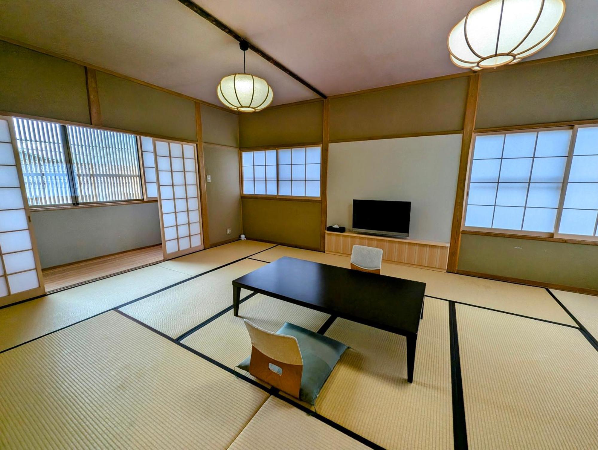 Отель Ryoso Yufuin Yamadaya Экстерьер фото